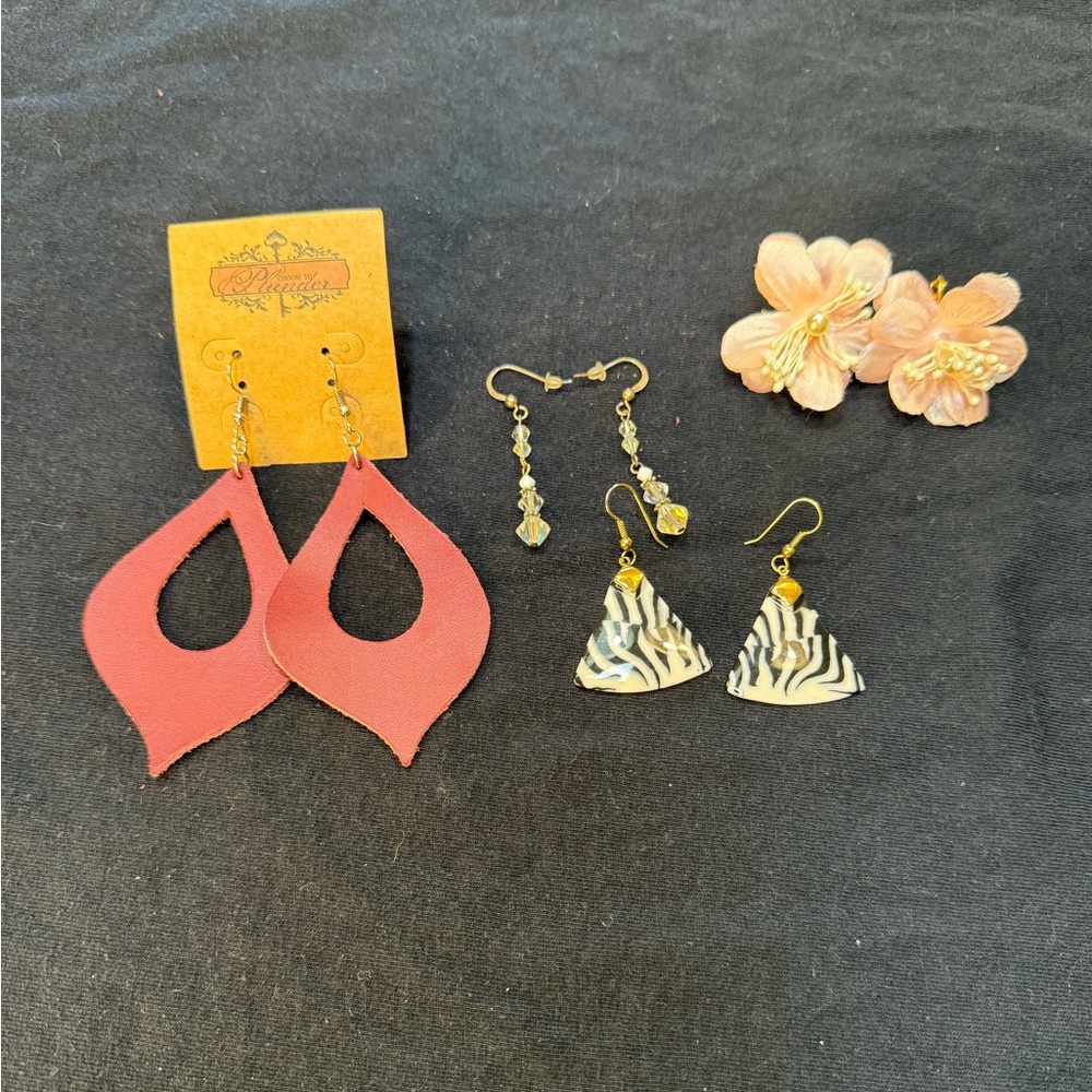 Lot of earrings